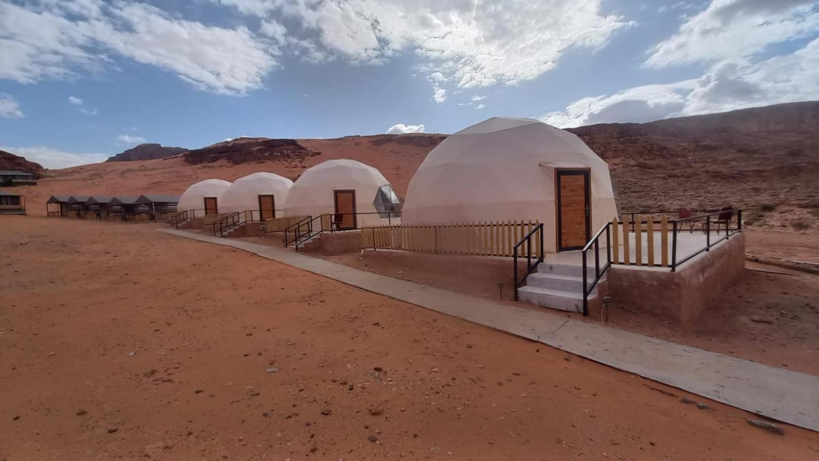 Al Raha Luxury Camp Hotel Wadi Rum Buitenkant foto