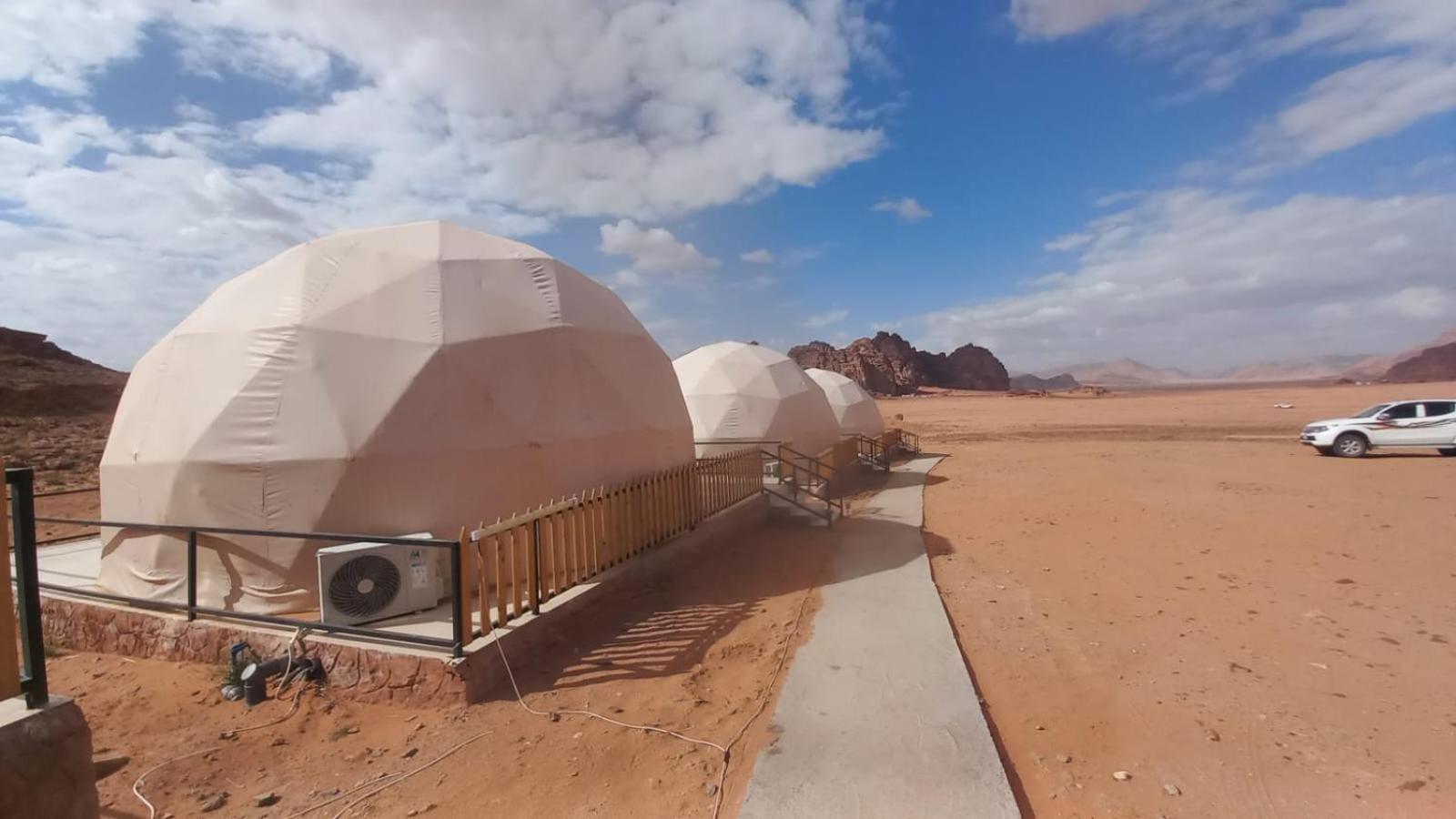 Al Raha Luxury Camp Hotel Wadi Rum Buitenkant foto