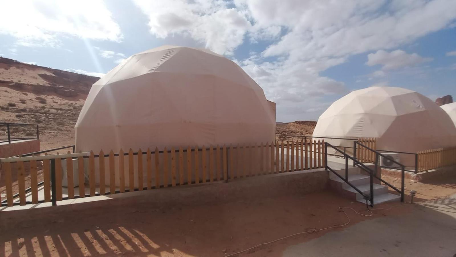 Al Raha Luxury Camp Hotel Wadi Rum Buitenkant foto