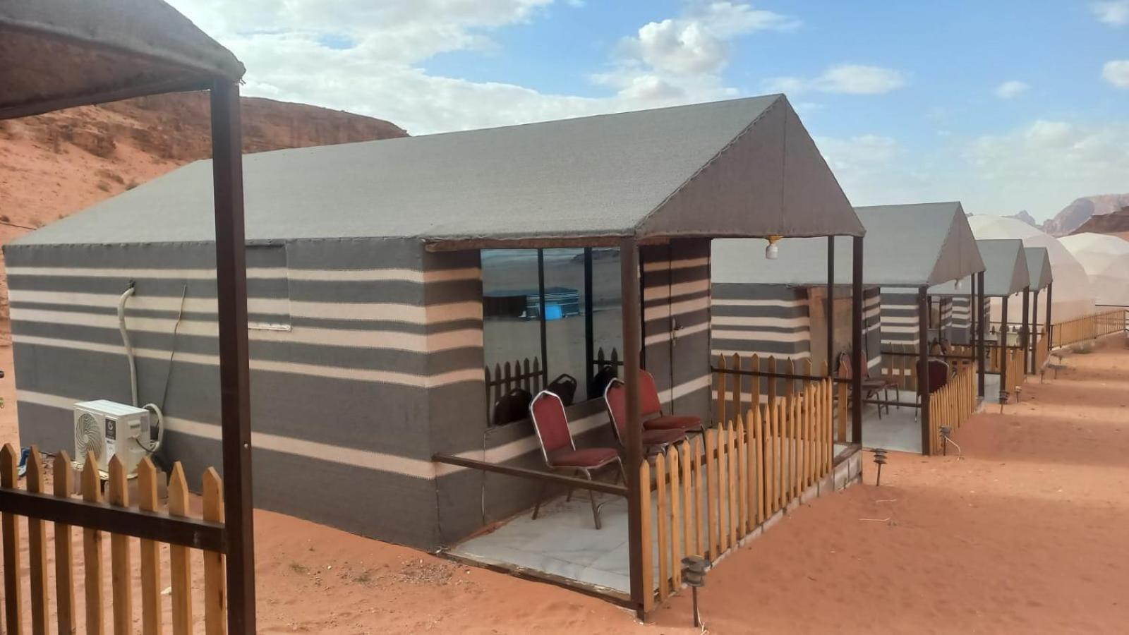 Al Raha Luxury Camp Hotel Wadi Rum Buitenkant foto