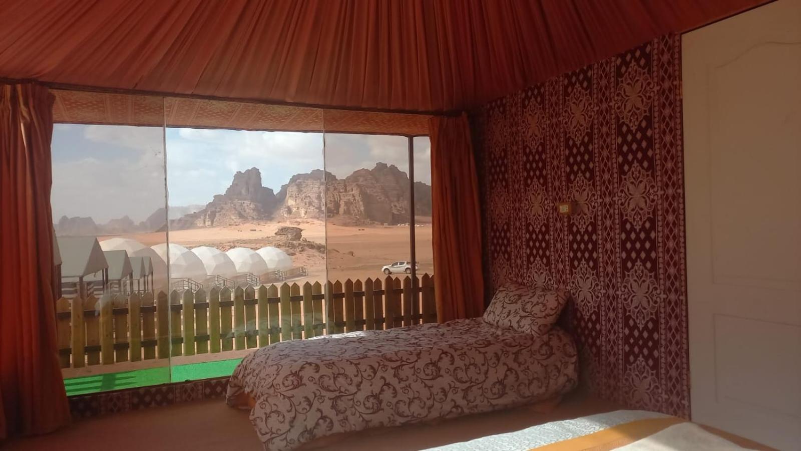 Al Raha Luxury Camp Hotel Wadi Rum Buitenkant foto