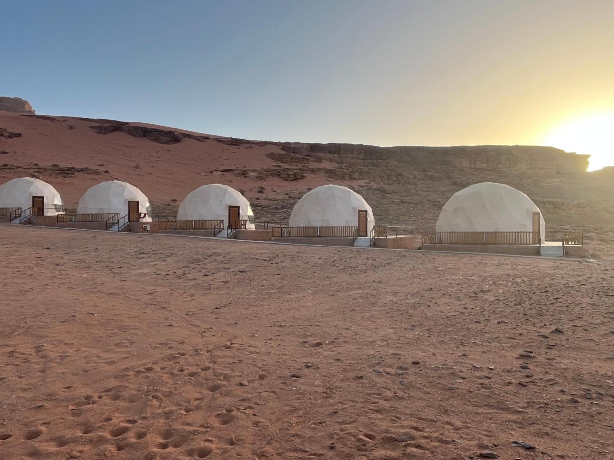 Al Raha Luxury Camp Hotel Wadi Rum Buitenkant foto