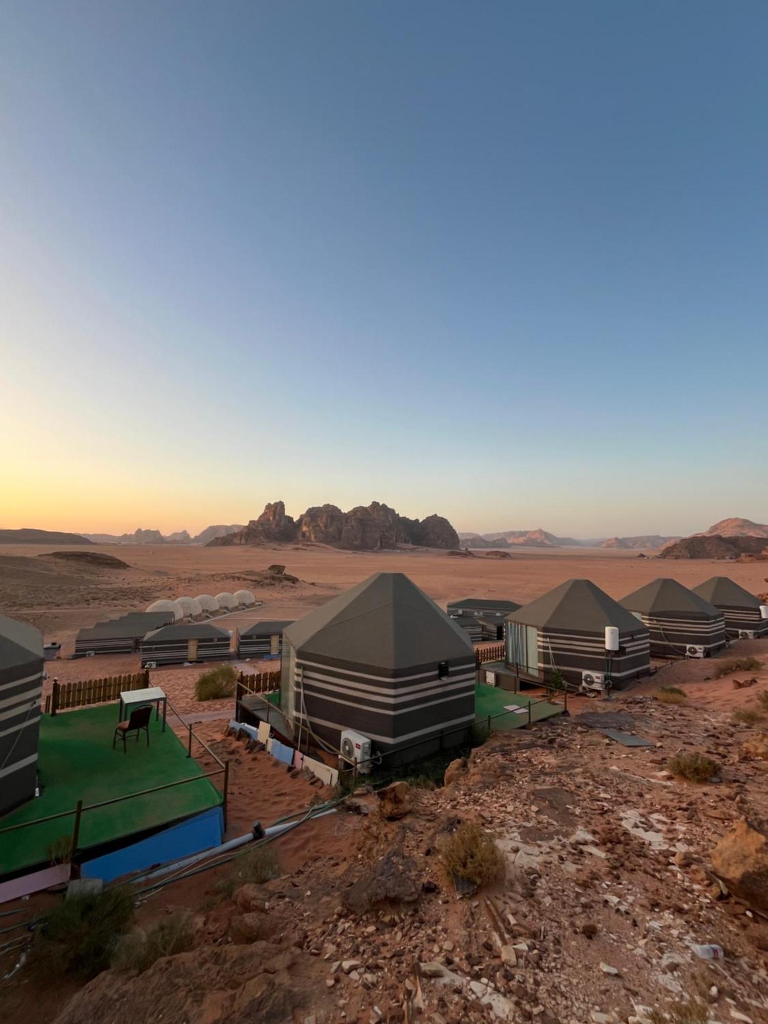 Al Raha Luxury Camp Hotel Wadi Rum Buitenkant foto