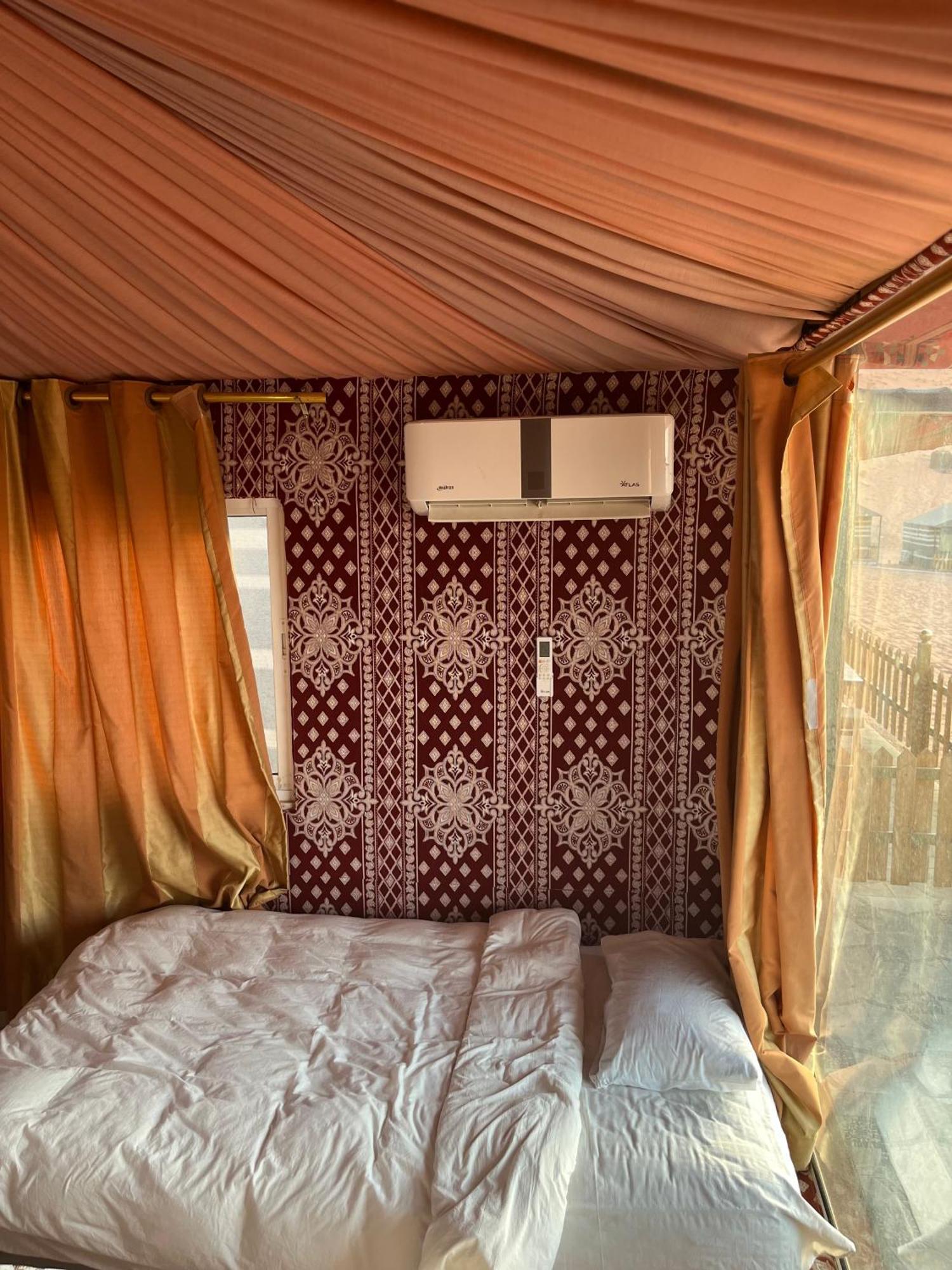 Al Raha Luxury Camp Hotel Wadi Rum Buitenkant foto